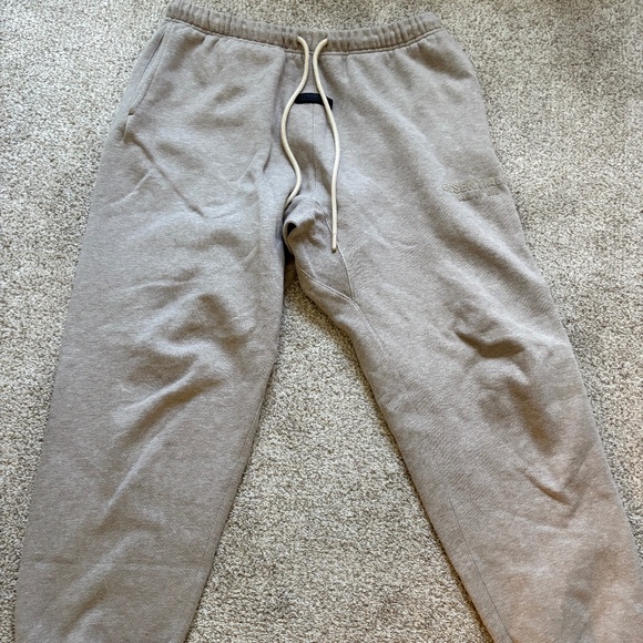 Essentials/ Fear ofGod Sweatpant - light tan heather - size large - Picture 1 of 2